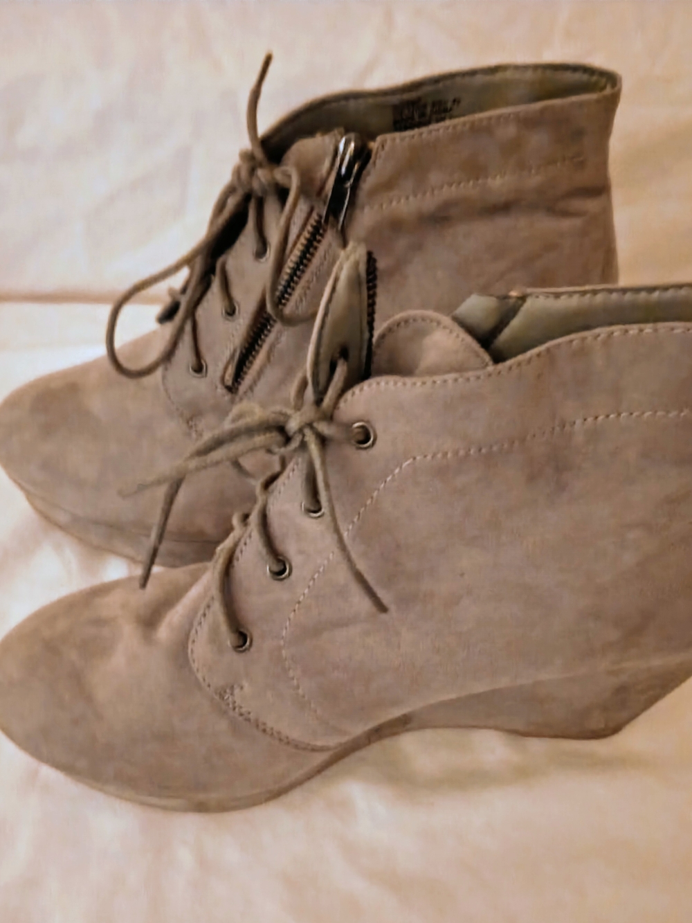 Ladies Suede Lace-Up Wedge Booties by Universal Thread, size 11